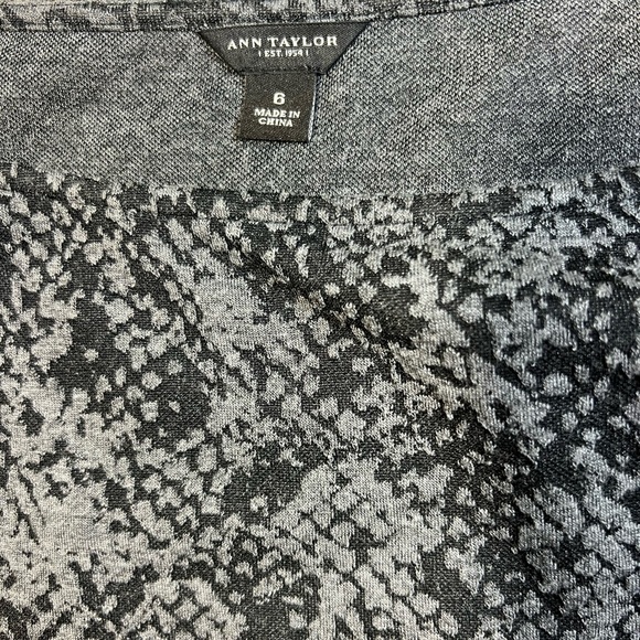 Anne Taylor Ruched Snakeskin Pattern Dress size 6 - Picture 9 of 15